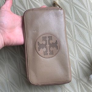 Tory Burch Zip Wallet